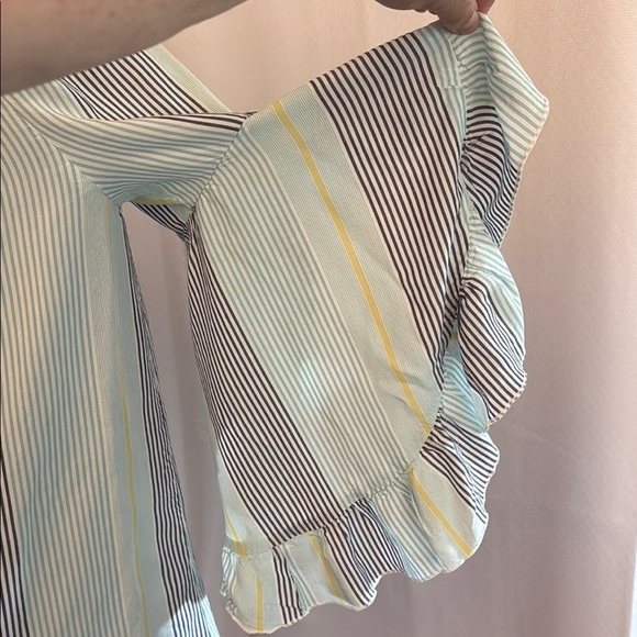 Boho Style Striped Off-Shoulder Ruffle Sleeve Top - Picture 4 of 10